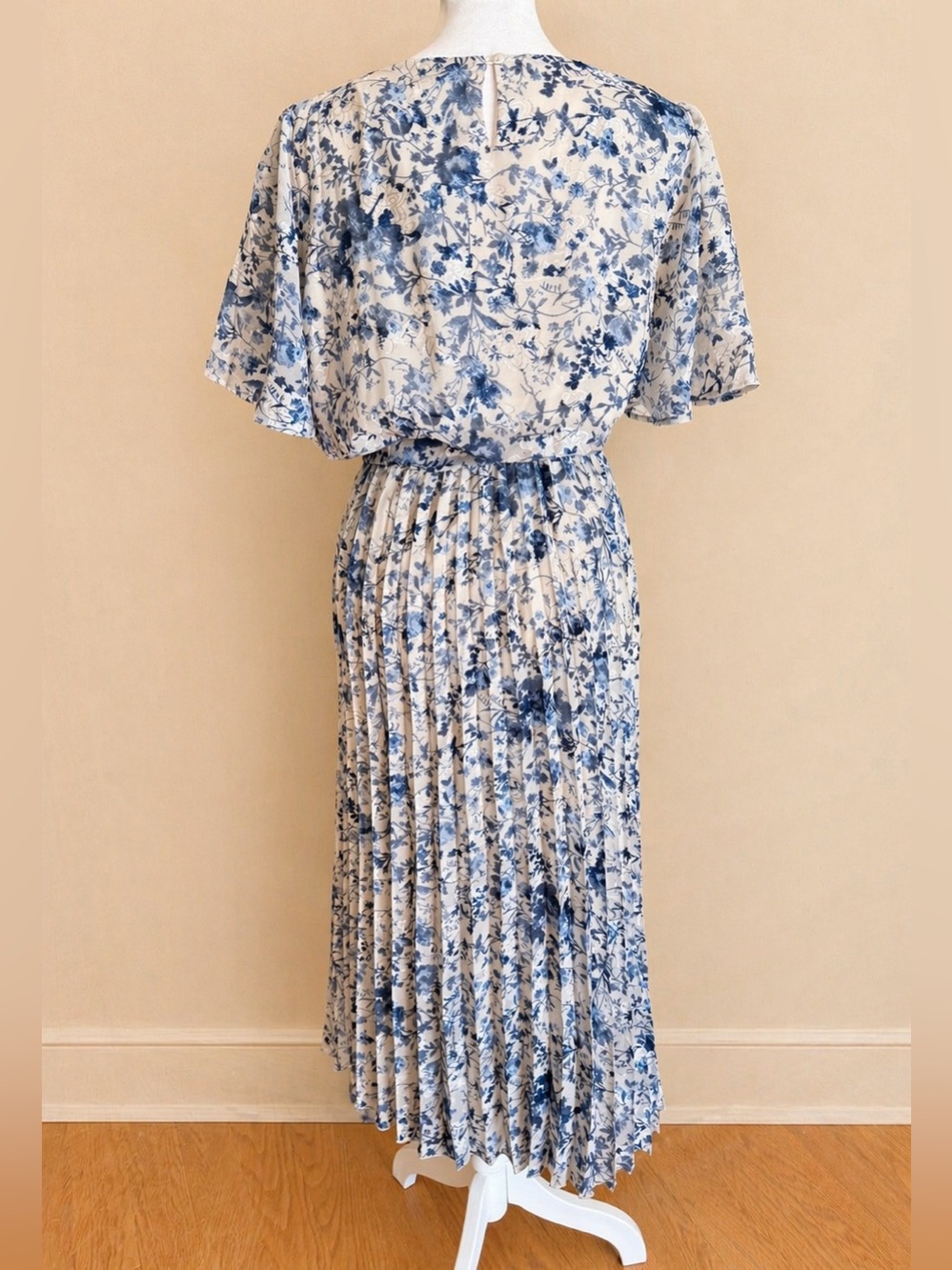 Baltic Born Blue and Cream Floral Midi Dress - Picture 2 of 4